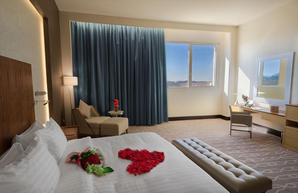 Millennium Hail Hotel Ngoại thất bức ảnh Deluxe room