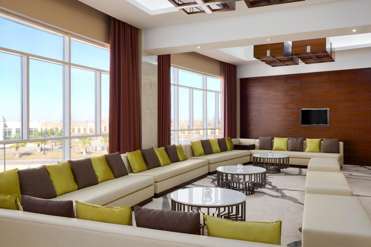 Millennium Hail Hotel Ngoại thất bức ảnh The lounge at the airport