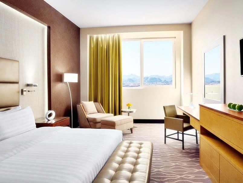 Millennium Hail Hotel Ngoại thất bức ảnh A guest room at the Conrad Punta del Este