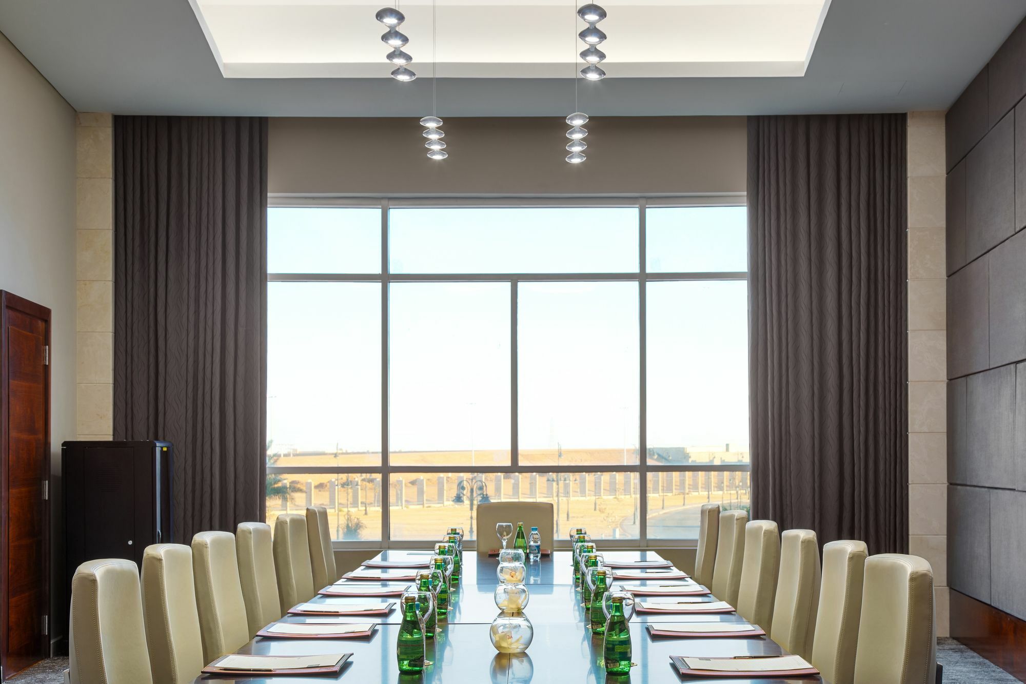 Millennium Hail Hotel Ngoại thất bức ảnh Meeting room