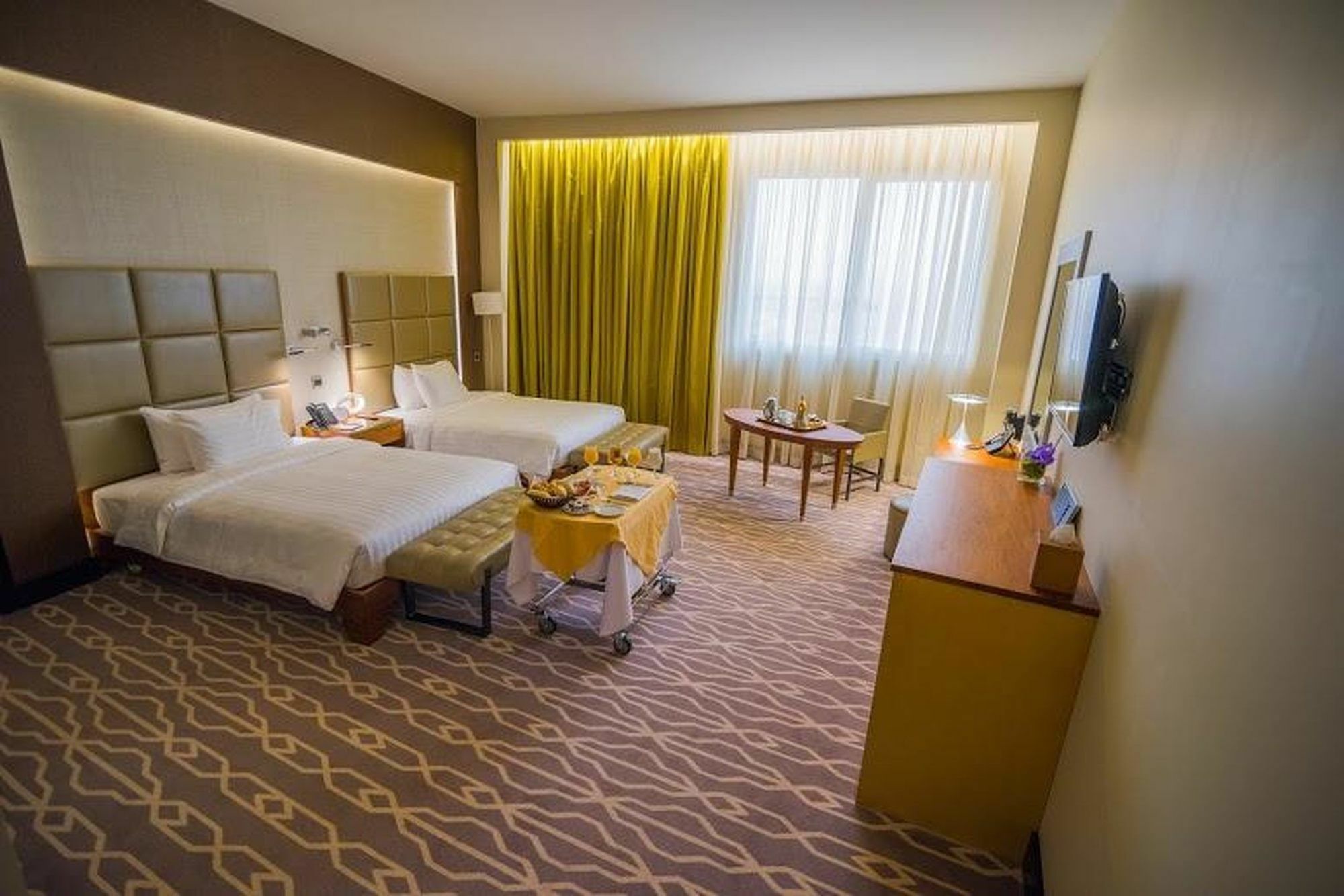 Millennium Hail Hotel Ngoại thất bức ảnh A room at the hotel
