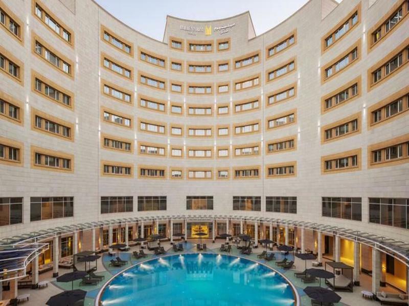 Millennium Hail Hotel Ngoại thất bức ảnh The pool at the hotel